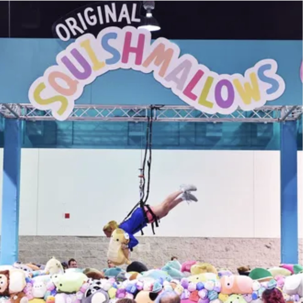 Jazwares Invites Fans To "Squish Into" Vidcon U.s. With First-ever Life-sized Squishmallows Human Claw Machine